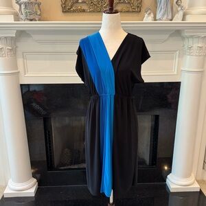 Bethany Black & Blue Colorblock V-Neck Dress | Size L